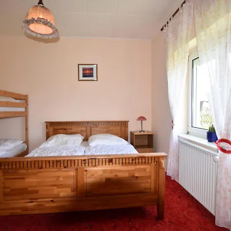 Apartment In Nahe Der Ostsee Mit Eingezaeuntem Garten *