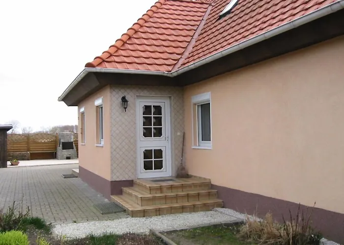 アパート In Mit Garten